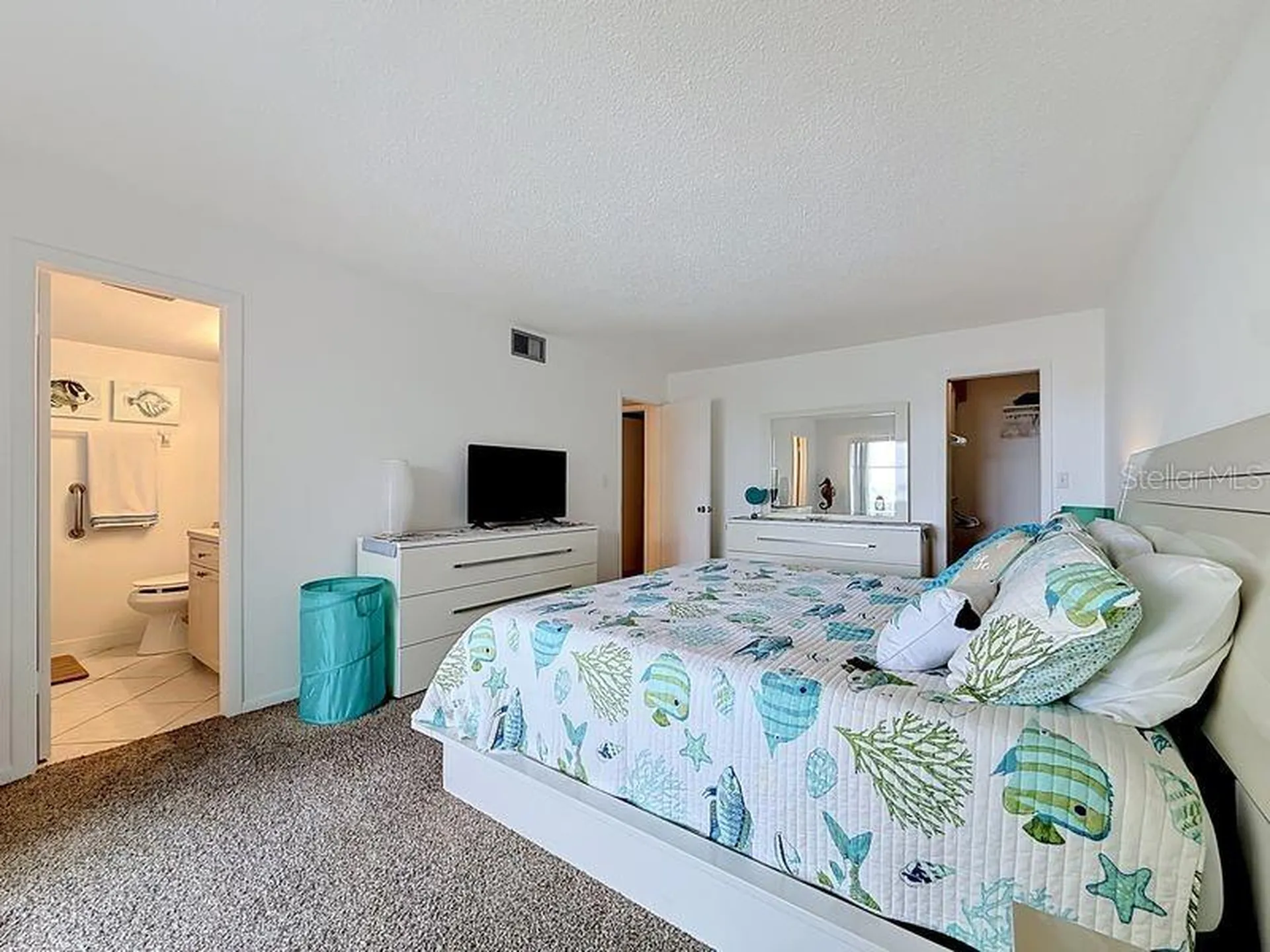 4550 Cove Circle St Petersburg FL 33708