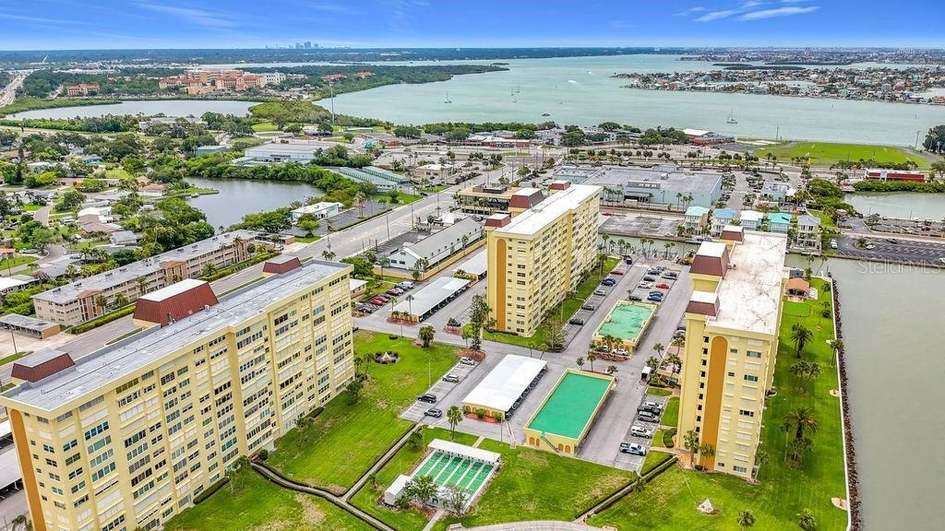 4550 Cove Circle St Petersburg FL 33708