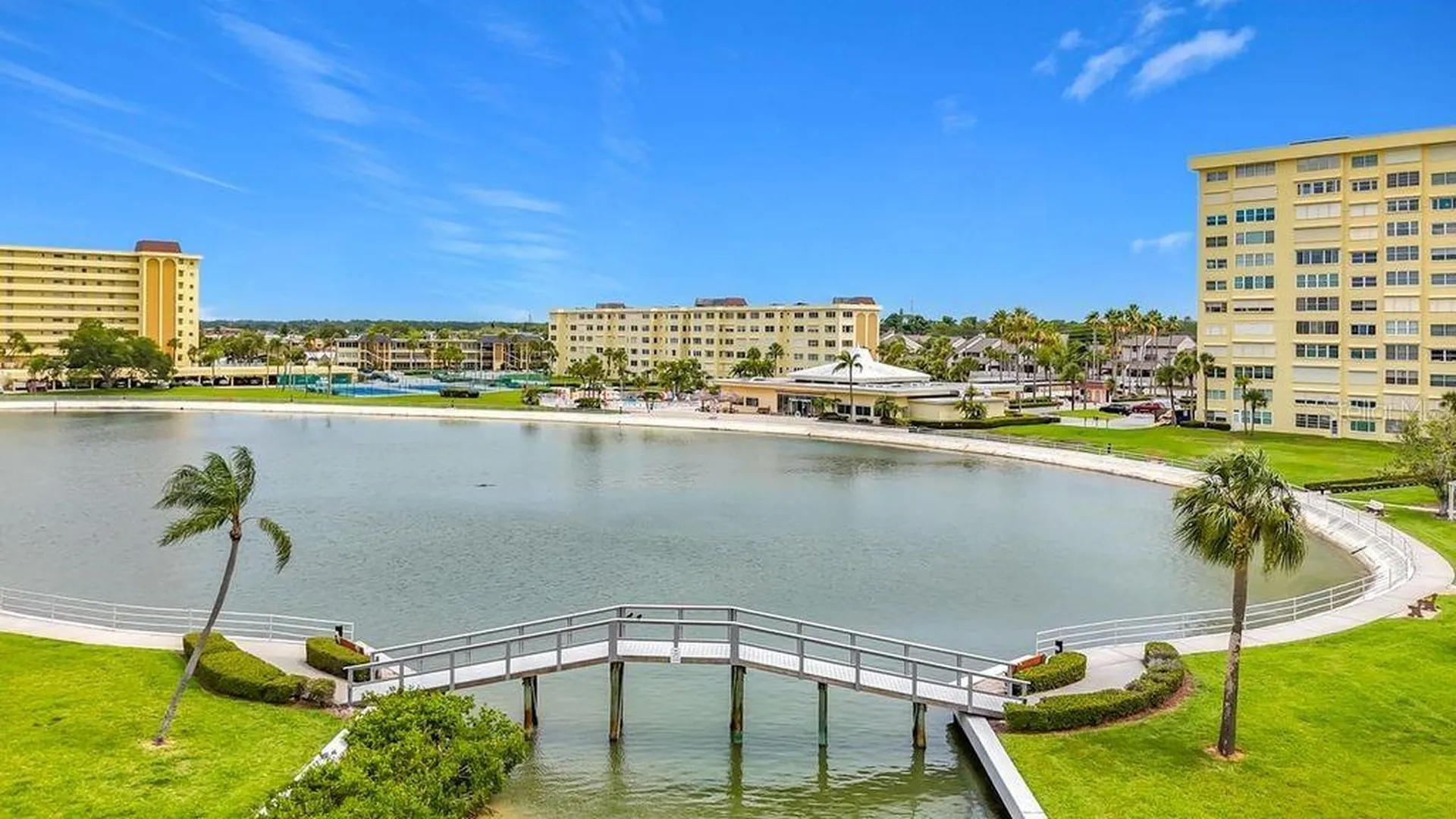 4550 Cove Circle St Petersburg FL 33708