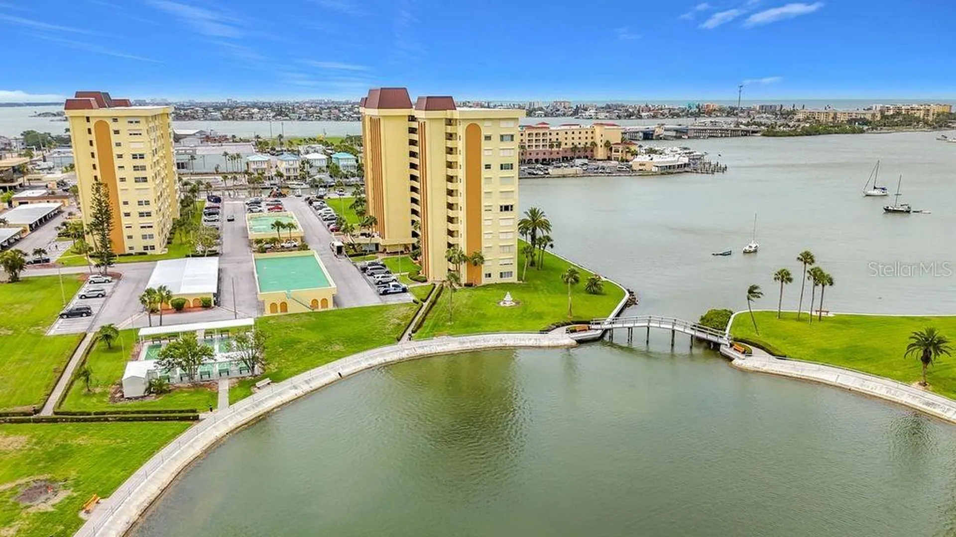 4550 Cove Circle St Petersburg FL 33708