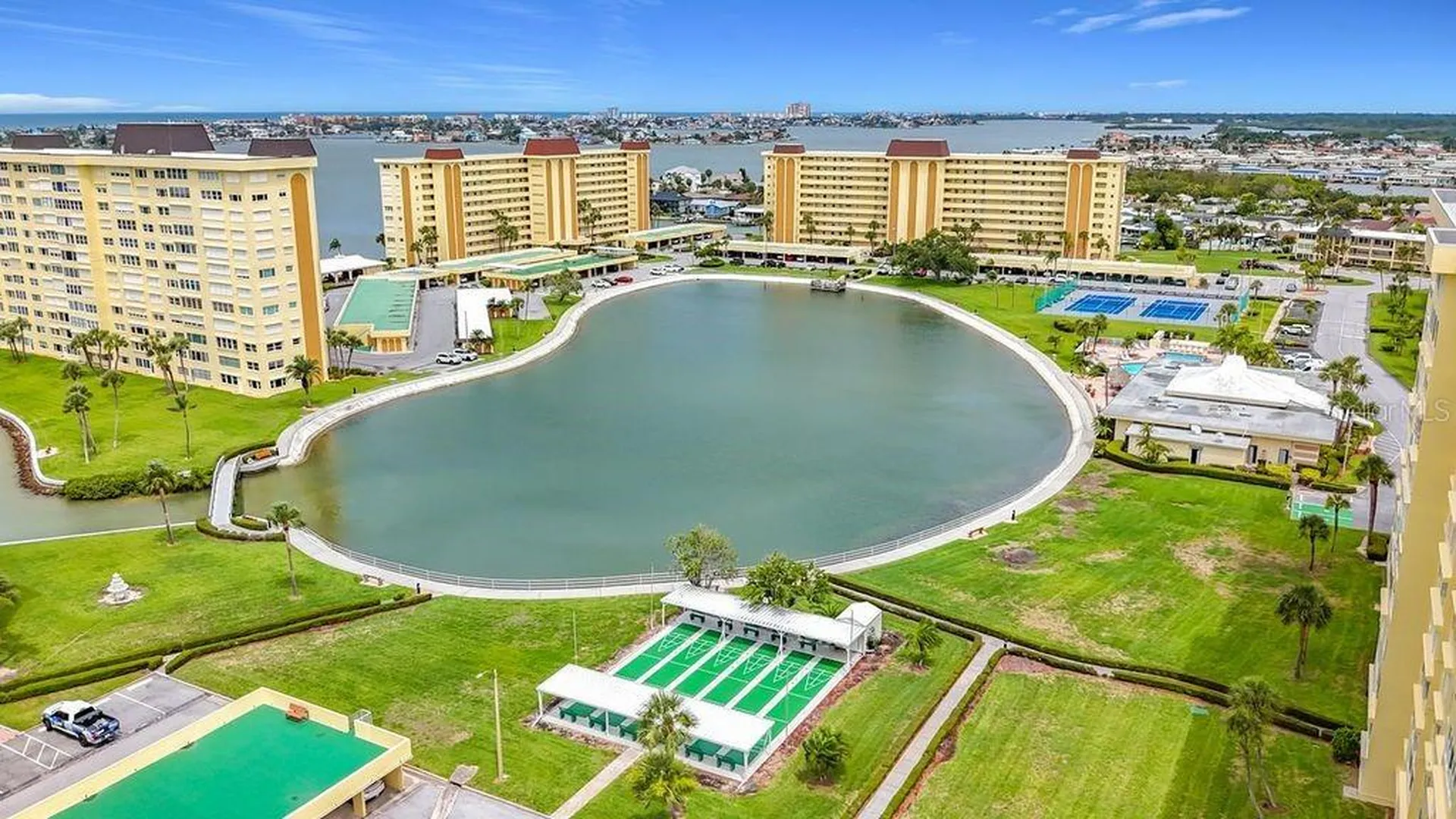 4550 Cove Circle St Petersburg FL 33708