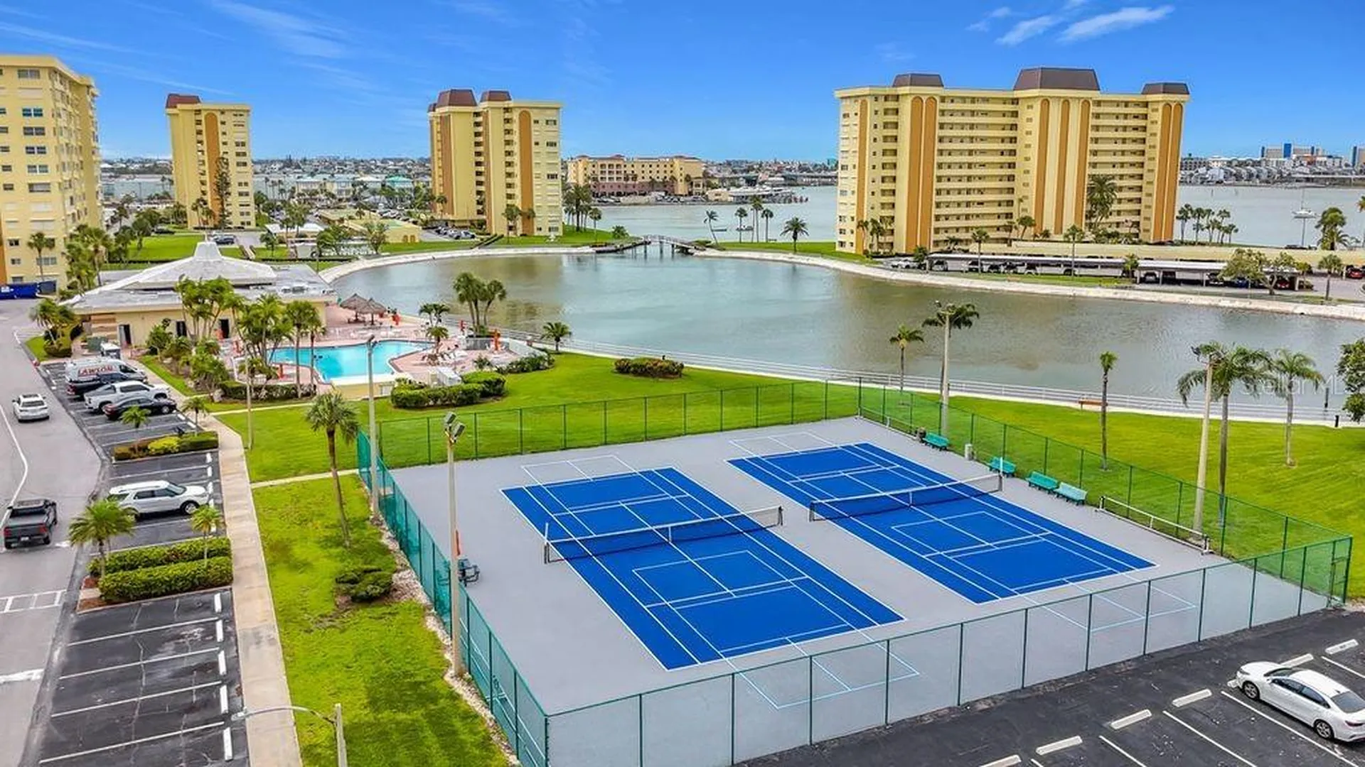 4550 Cove Circle St Petersburg FL 33708