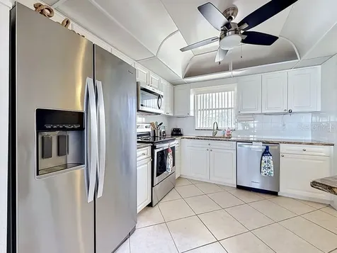 4550 Cove Circle St Petersburg FL 33708
