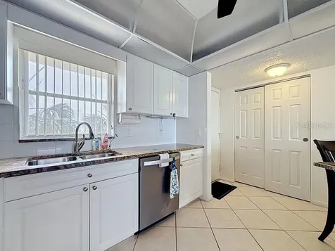 4550 Cove Circle St Petersburg FL 33708