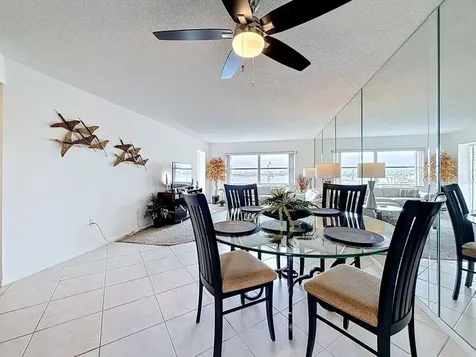4550 Cove Circle St Petersburg FL 33708
