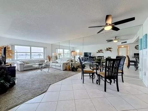 4550 Cove Circle St Petersburg FL 33708