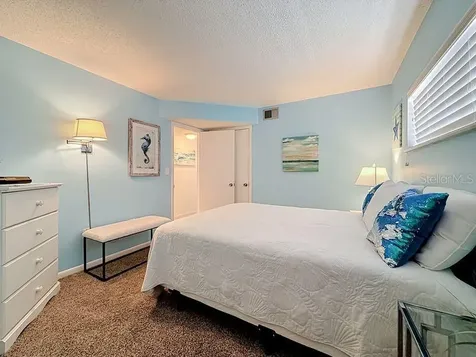 4550 Cove Circle St Petersburg FL 33708