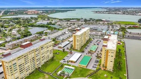 4550 Cove Circle St Petersburg FL 33708