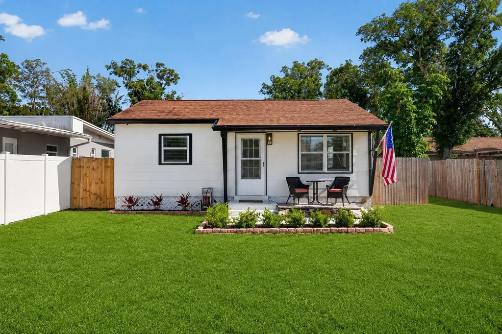 3766 56th Avenue N St Petersburg FL 33714