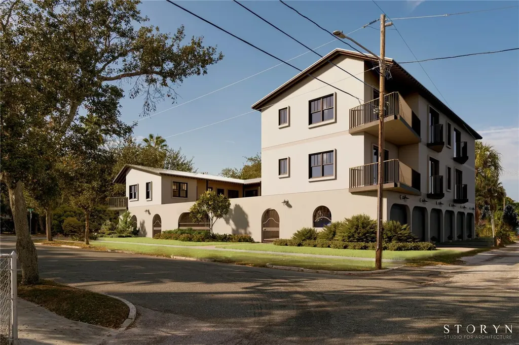 421 15th Avenue S St Petersburg FL 33701