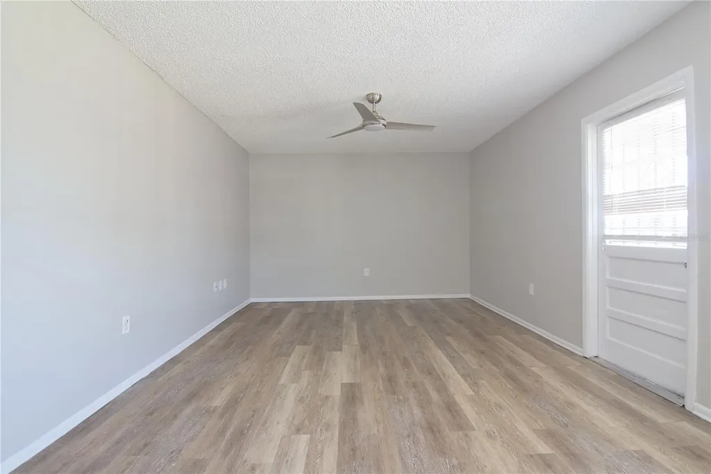 1424 W Holden Avenue Orlando FL 32839