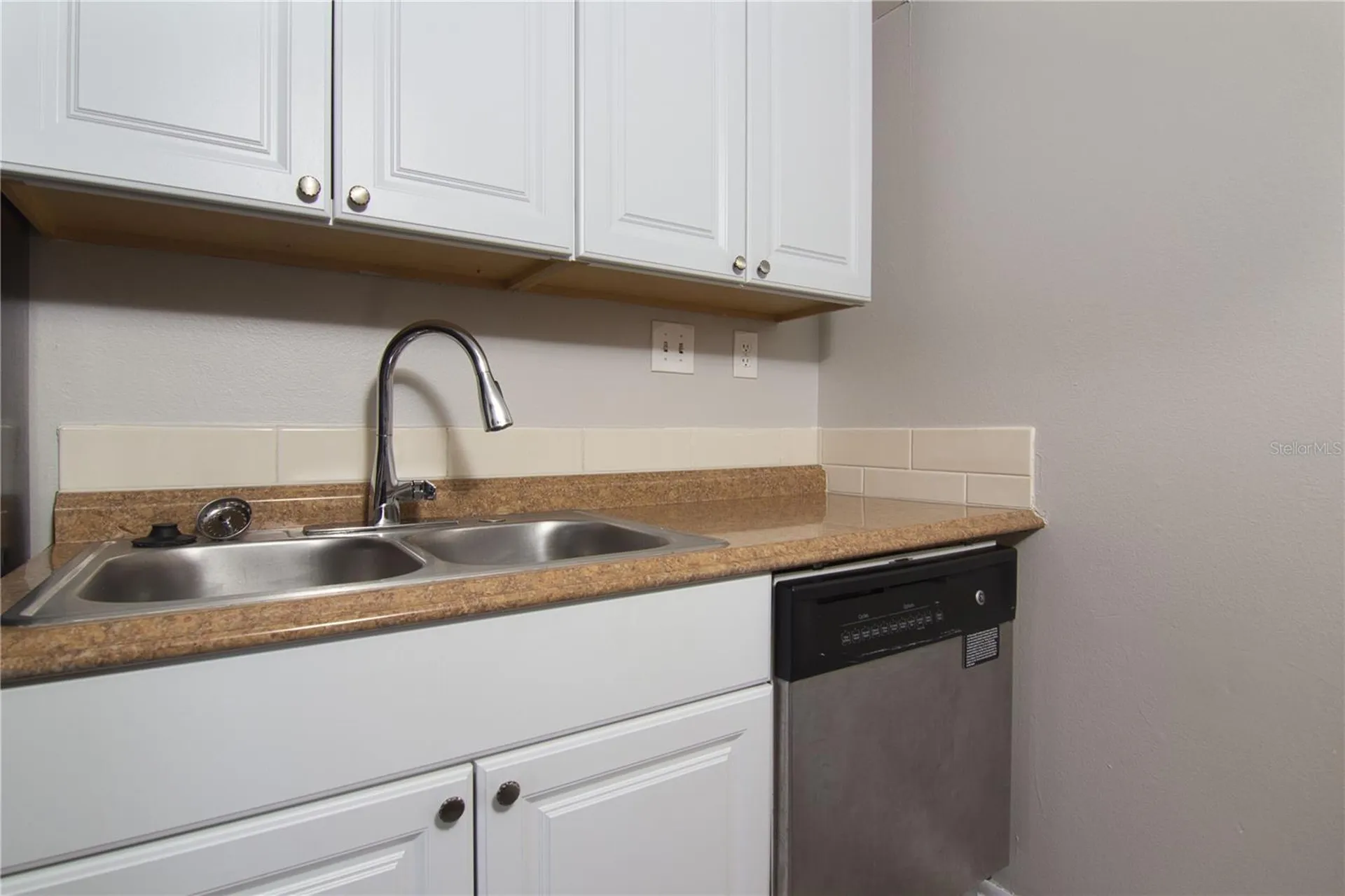 1424 W Holden Avenue Orlando FL 32839