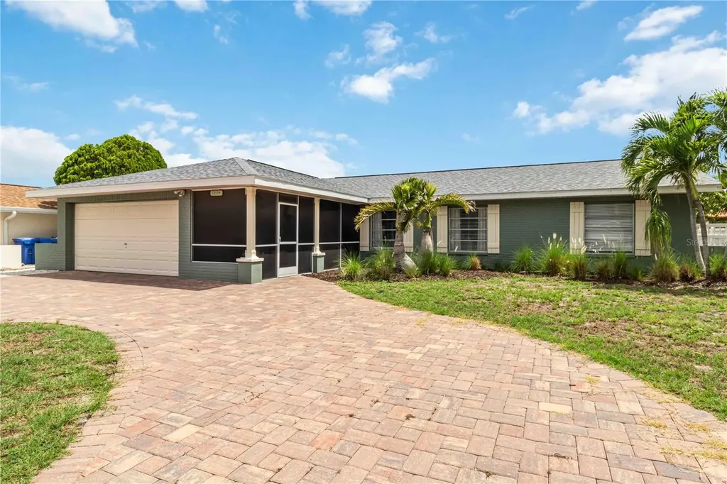 1004 Spindle Palm Way Apollo Beach FL 33572