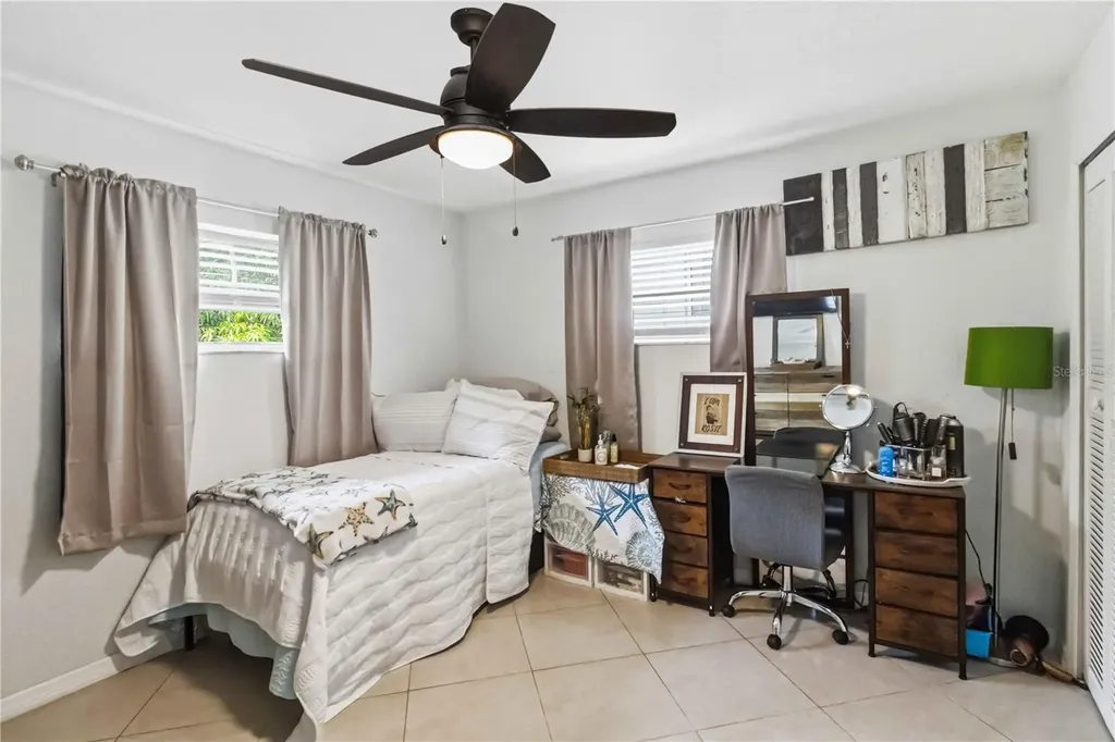 1004 Spindle Palm Way Apollo Beach FL 33572