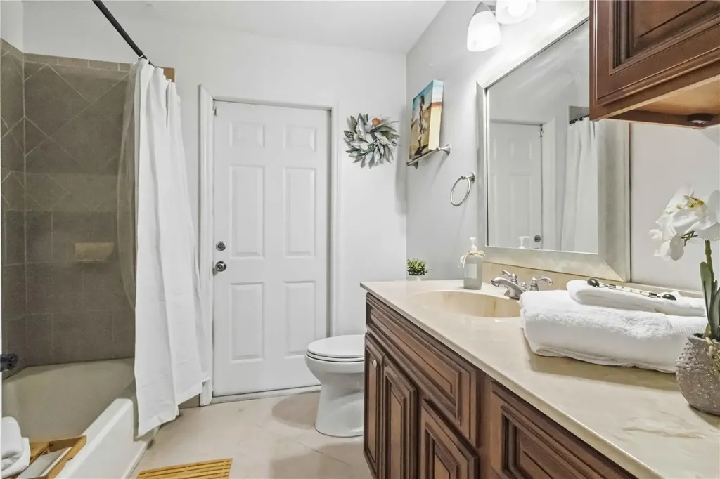 1004 Spindle Palm Way Apollo Beach FL 33572
