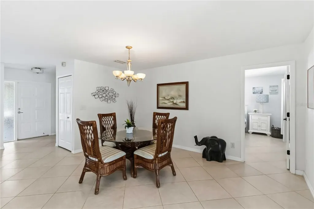 1004 Spindle Palm Way Apollo Beach FL 33572