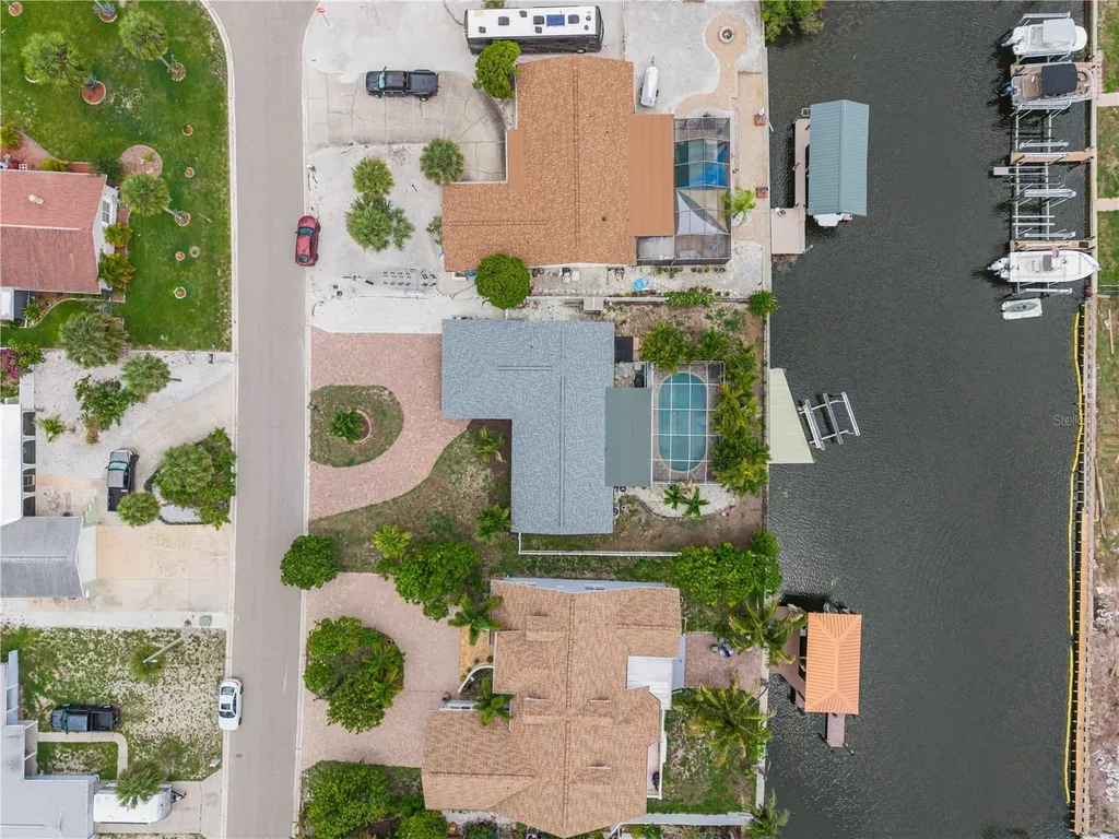 1004 Spindle Palm Way Apollo Beach FL 33572