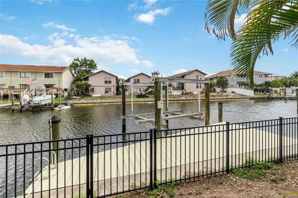 1004 Spindle Palm Way Apollo Beach FL 33572