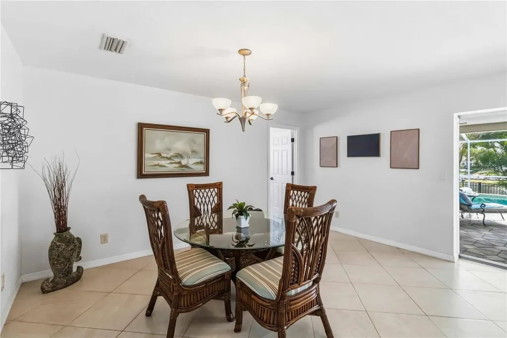 1004 Spindle Palm Way Apollo Beach FL 33572