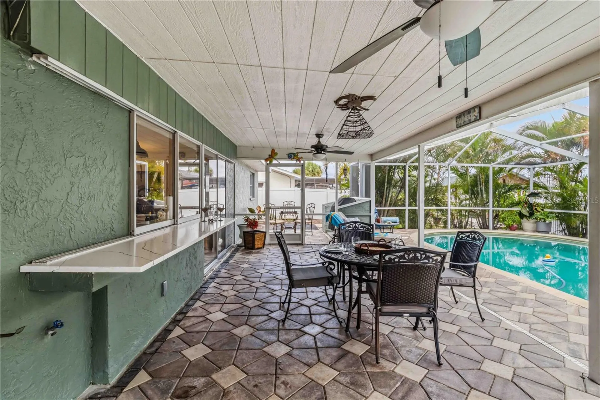 1004 Spindle Palm Way Apollo Beach FL 33572