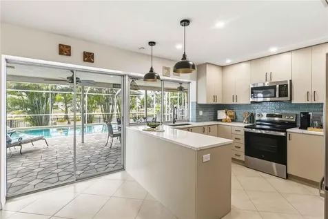 1004 Spindle Palm Way Apollo Beach FL 33572