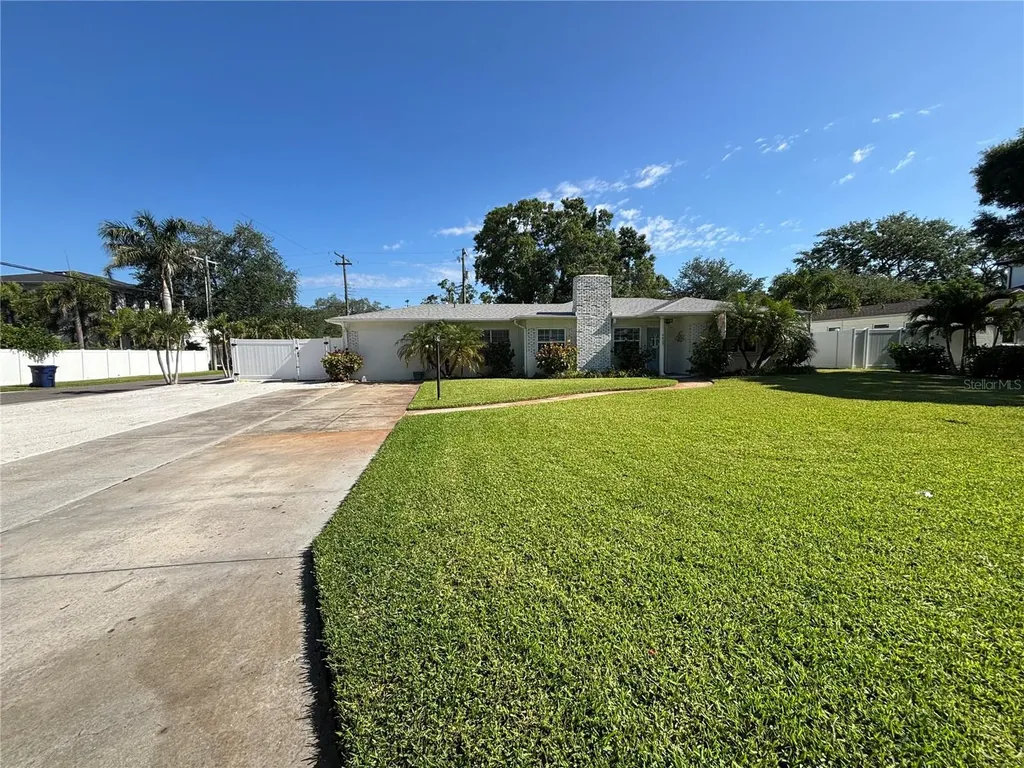4805 W Leona Street Tampa FL 33629