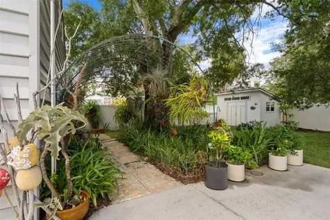 4805 W Leona Street Tampa FL 33629