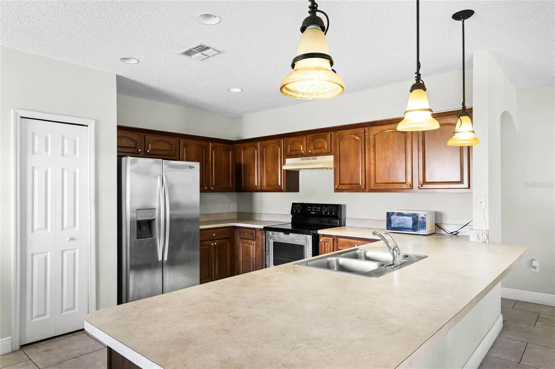 1907 Lakeview Way Kissimmee FL 34759