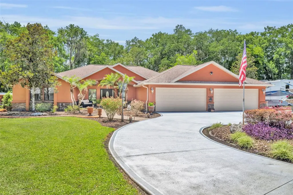 4885 Cr 307 Lake Panasoffkee FL 33538