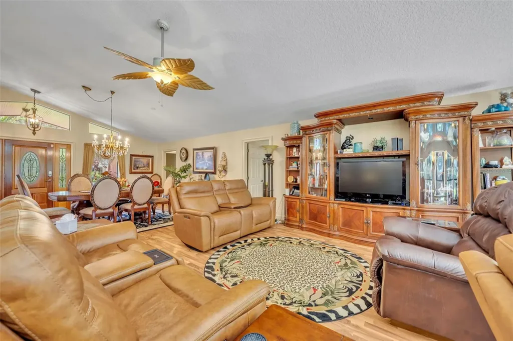 4885 Cr 307 Lake Panasoffkee FL 33538