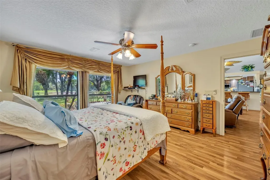 4885 Cr 307 Lake Panasoffkee FL 33538