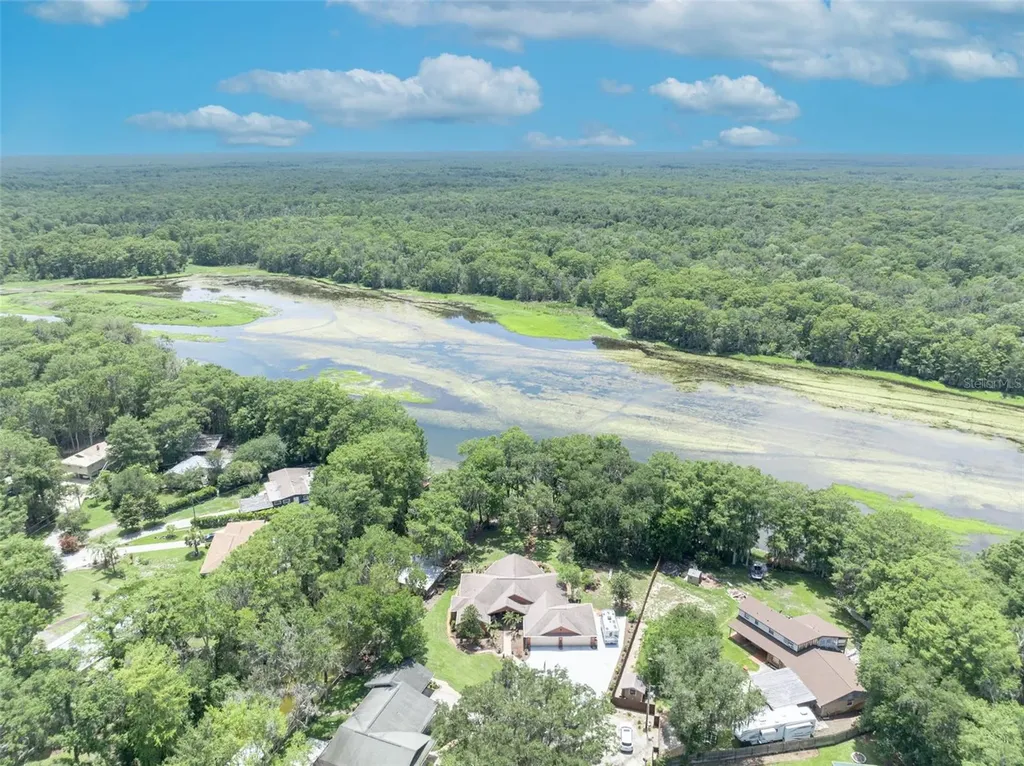 4885 Cr 307 Lake Panasoffkee FL 33538