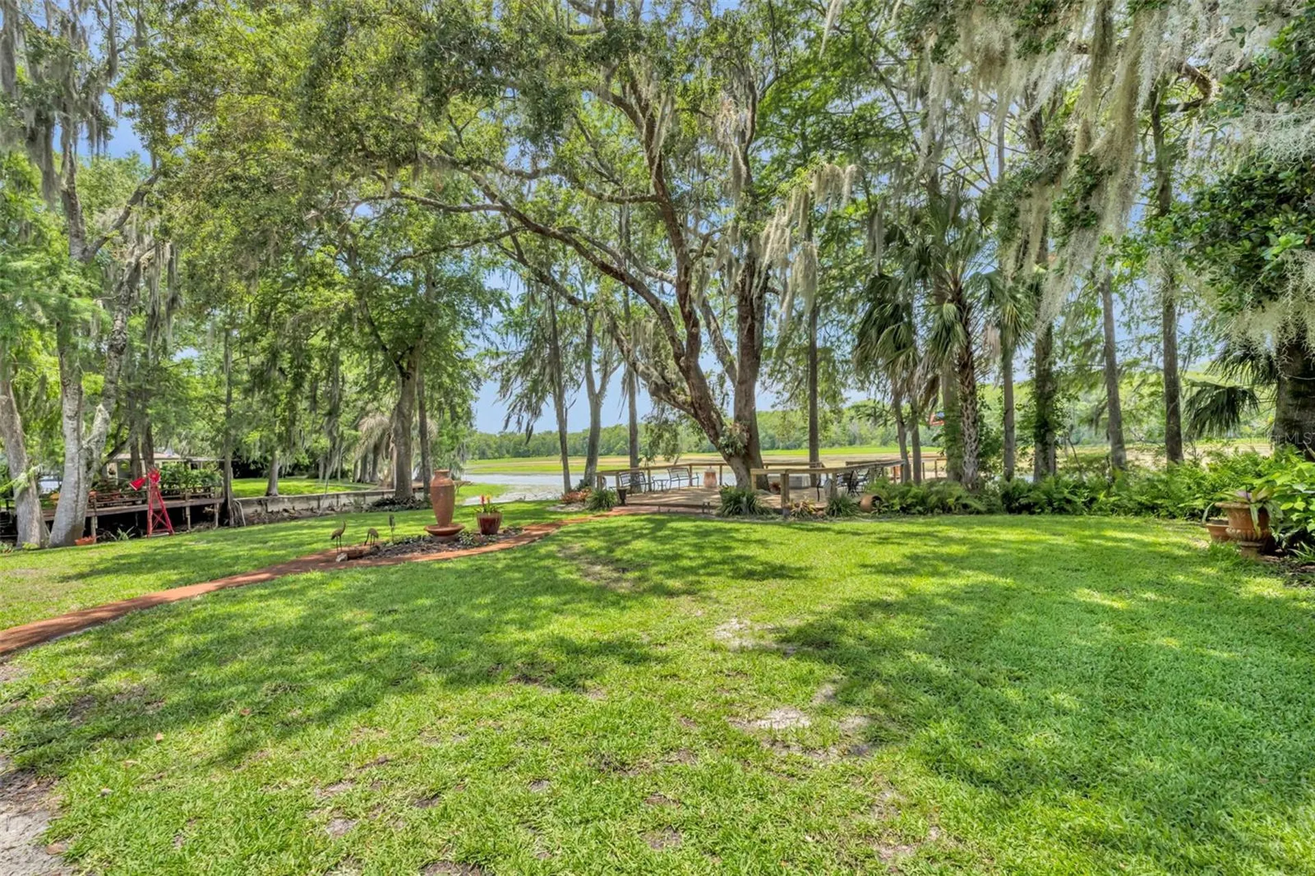 4885 Cr 307 Lake Panasoffkee FL 33538