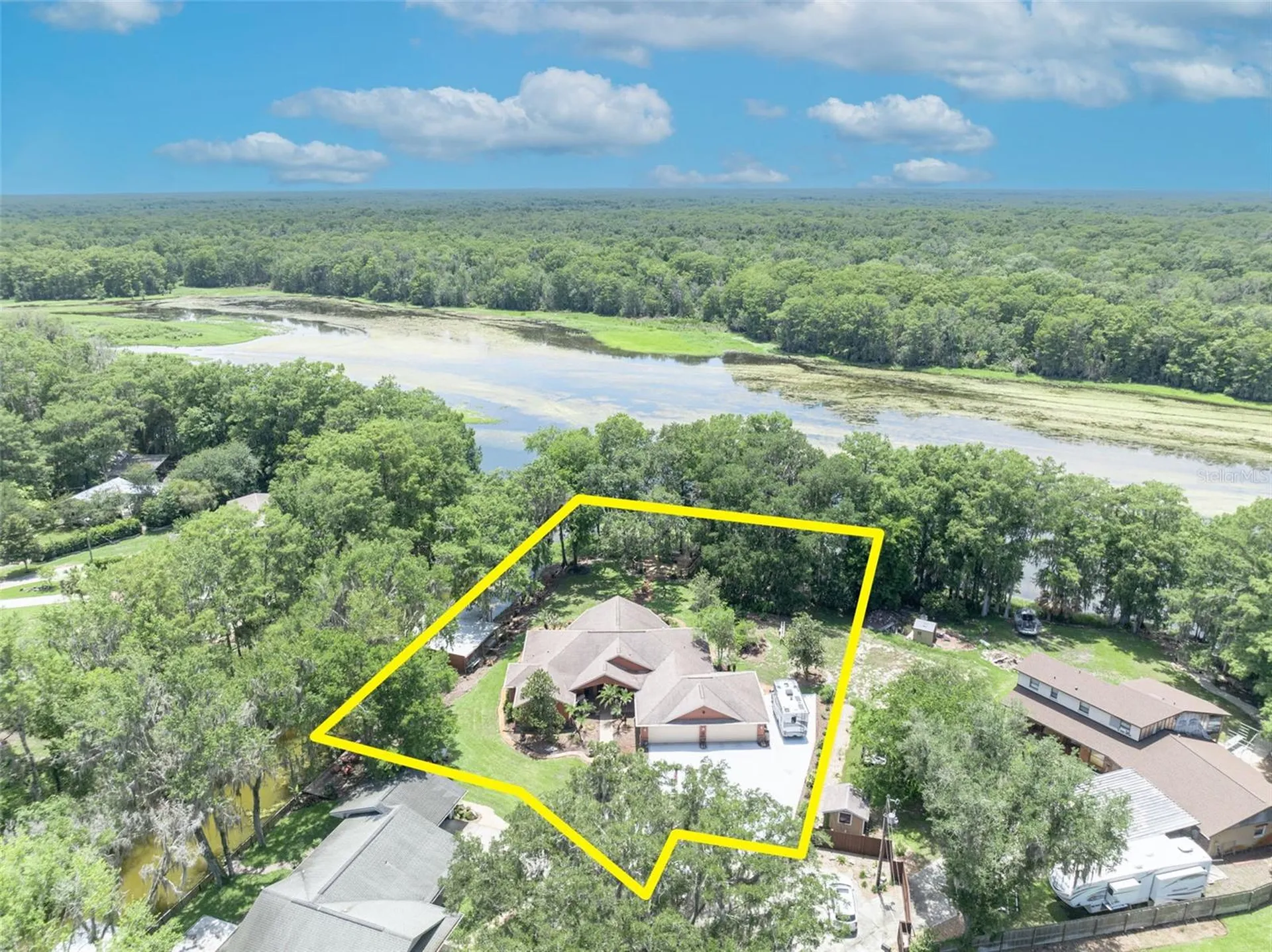 4885 Cr 307 Lake Panasoffkee FL 33538