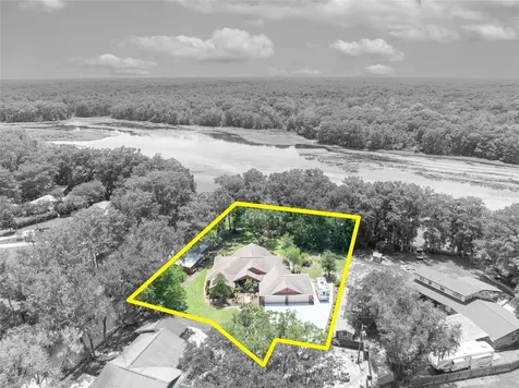 4885 Cr 307 Lake Panasoffkee FL 33538