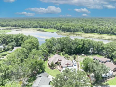 4885 Cr 307 Lake Panasoffkee FL 33538