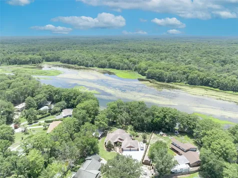 4885 Cr 307 Lake Panasoffkee FL 33538