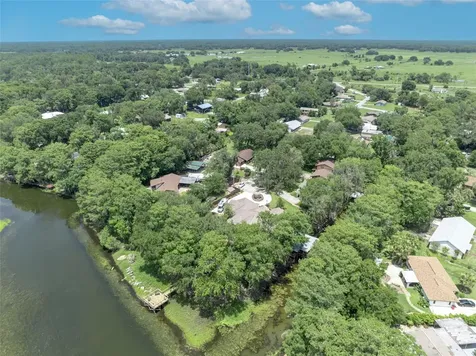 4885 Cr 307 Lake Panasoffkee FL 33538