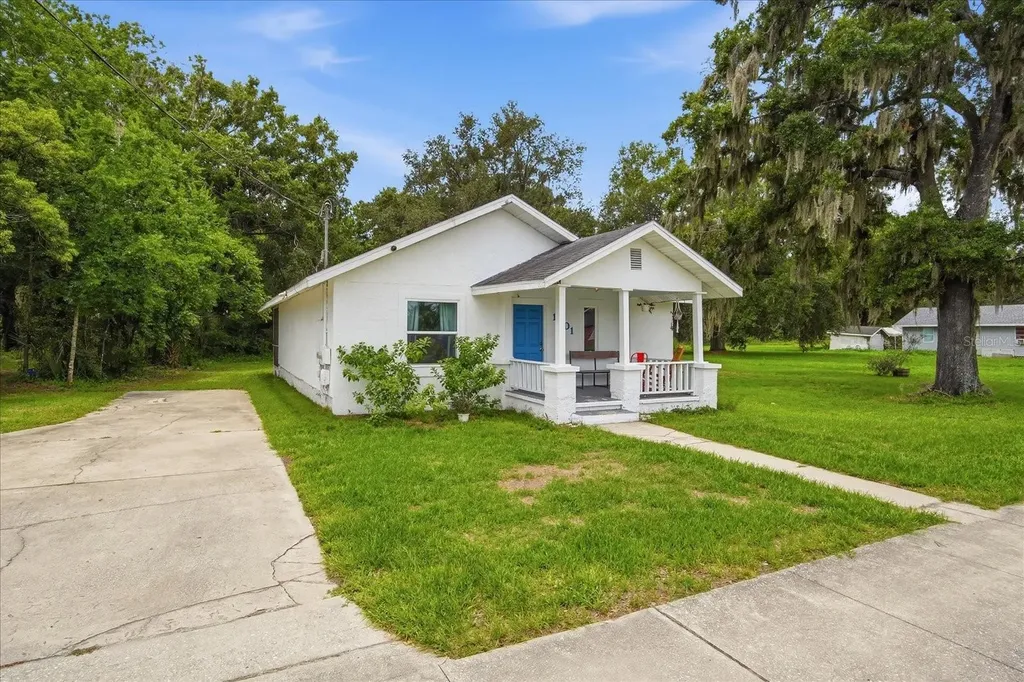 1001 E Reynolds Street Plant City FL 33563