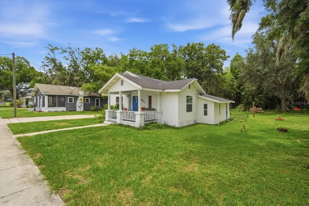 1001 E Reynolds Street Plant City FL 33563