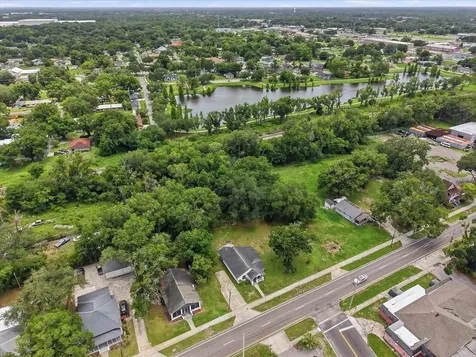 1001 E Reynolds Street Plant City FL 33563