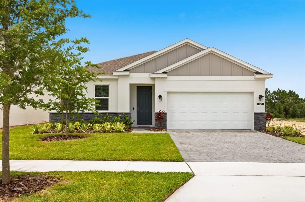 725 Farfields Street Deland FL 32724