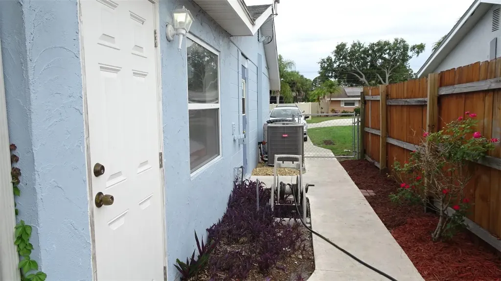 5915 63rd Avenue N Pinellas Park FL 33781