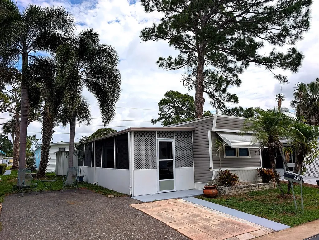 7803 46th Avenue N St Petersburg FL 33709