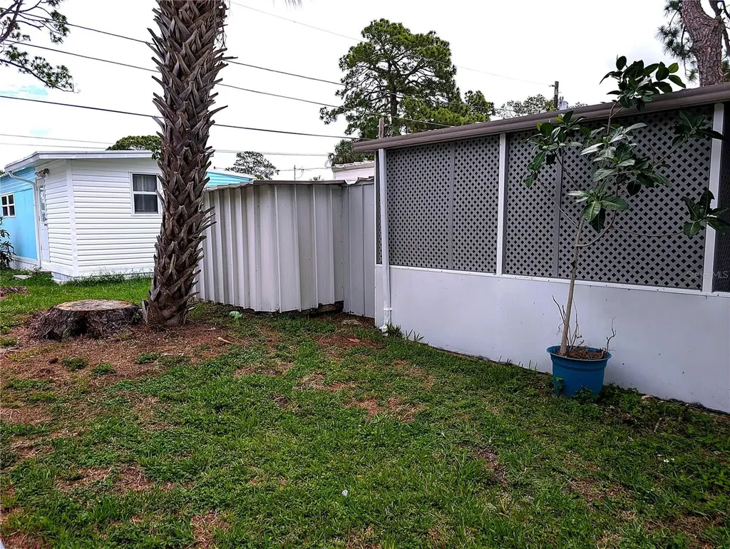 7803 46th Avenue N St Petersburg FL 33709