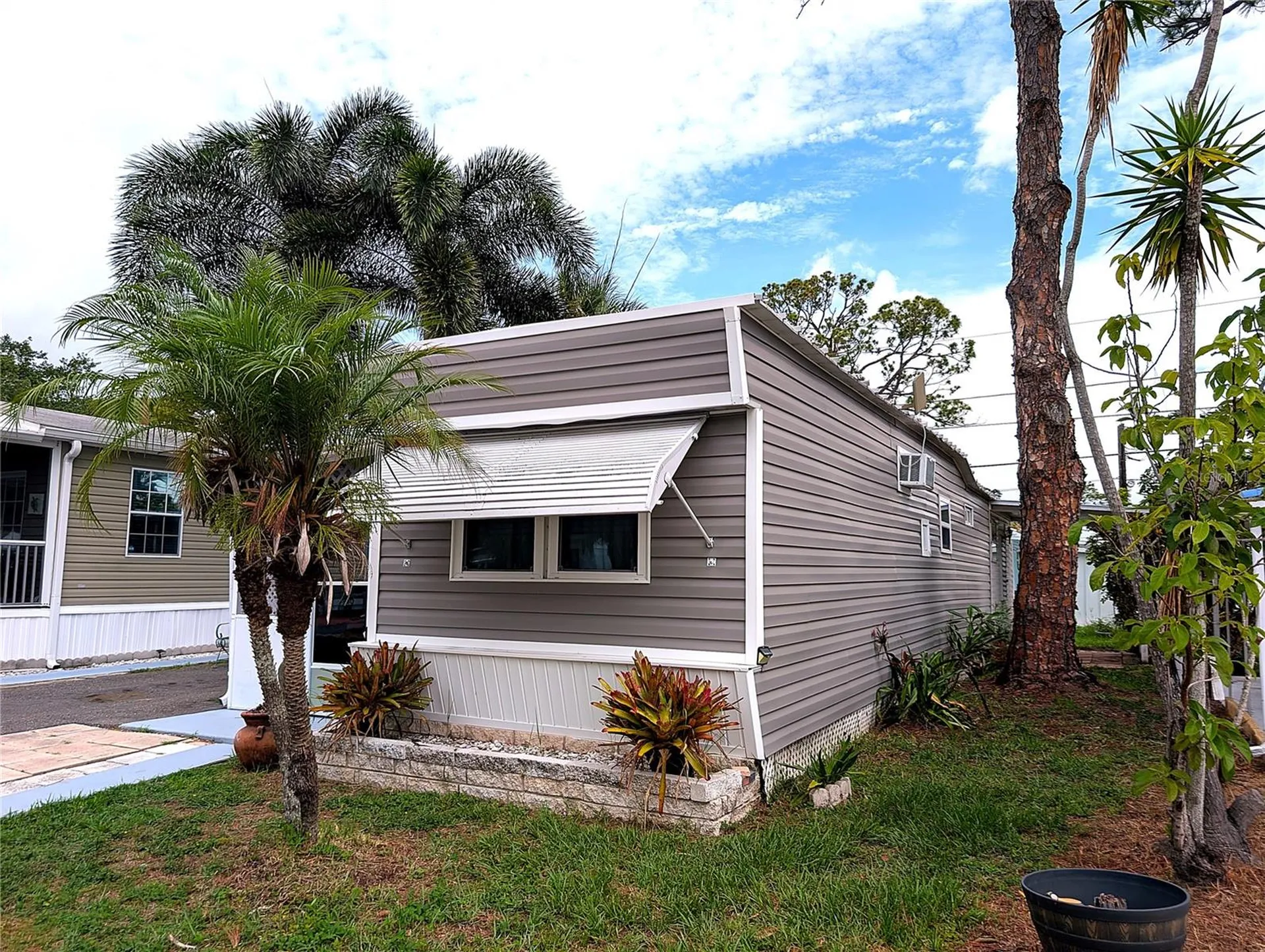 7803 46th Avenue N St Petersburg FL 33709