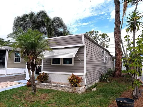7803 46th Avenue N St Petersburg FL 33709