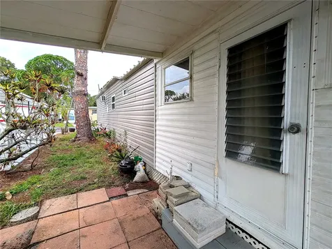 7803 46th Avenue N St Petersburg FL 33709