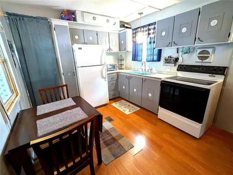 7803 46th Avenue N St Petersburg FL 33709