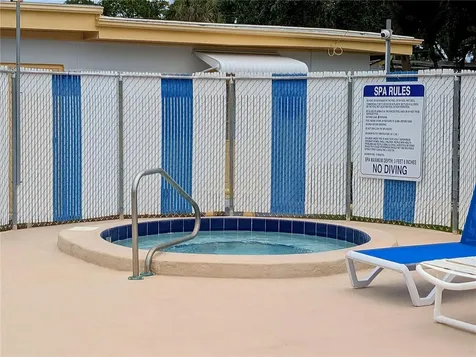 7803 46th Avenue N St Petersburg FL 33709